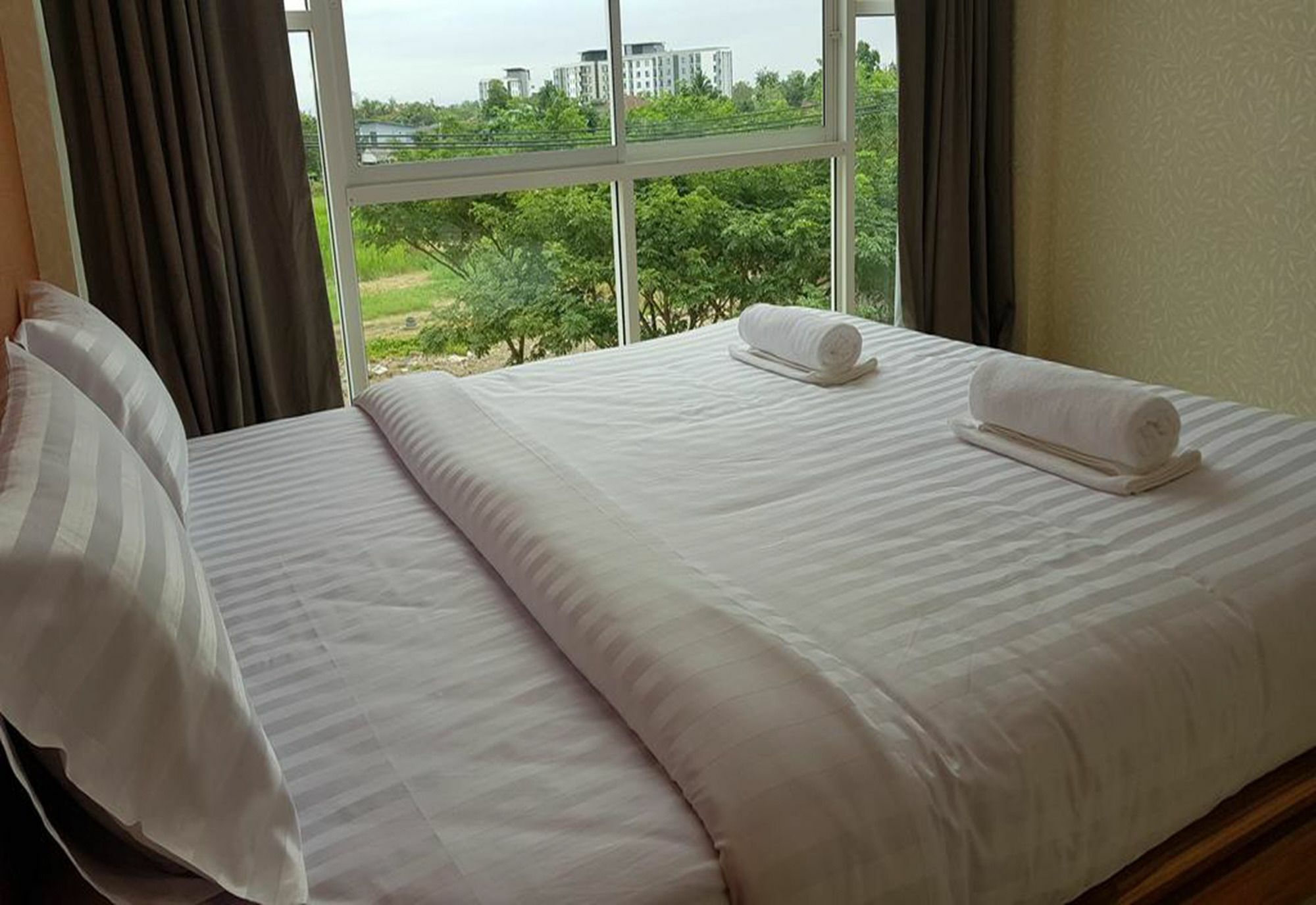 Km Hotel Чиангмай Экстерьер фото