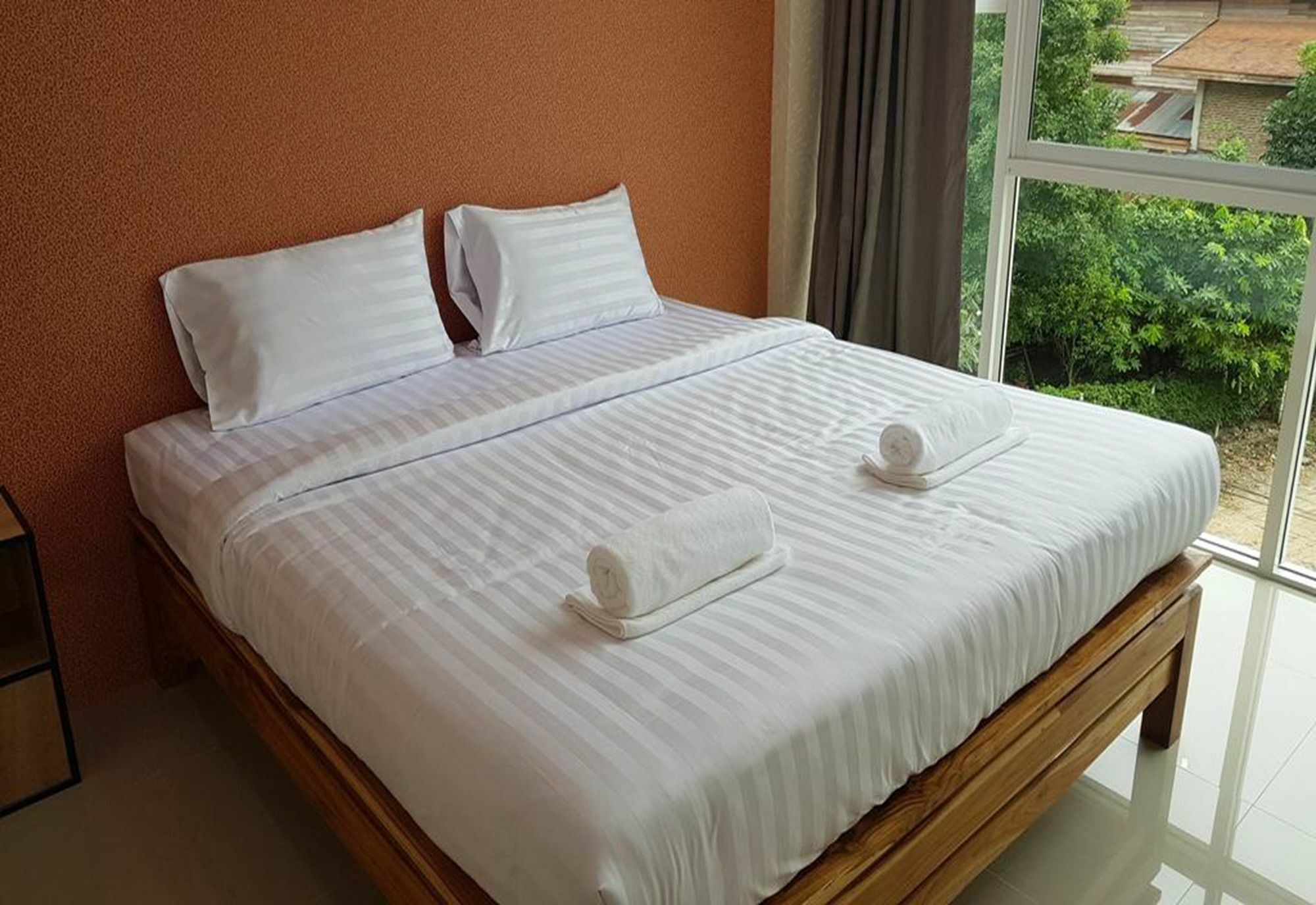 Km Hotel Чиангмай Экстерьер фото