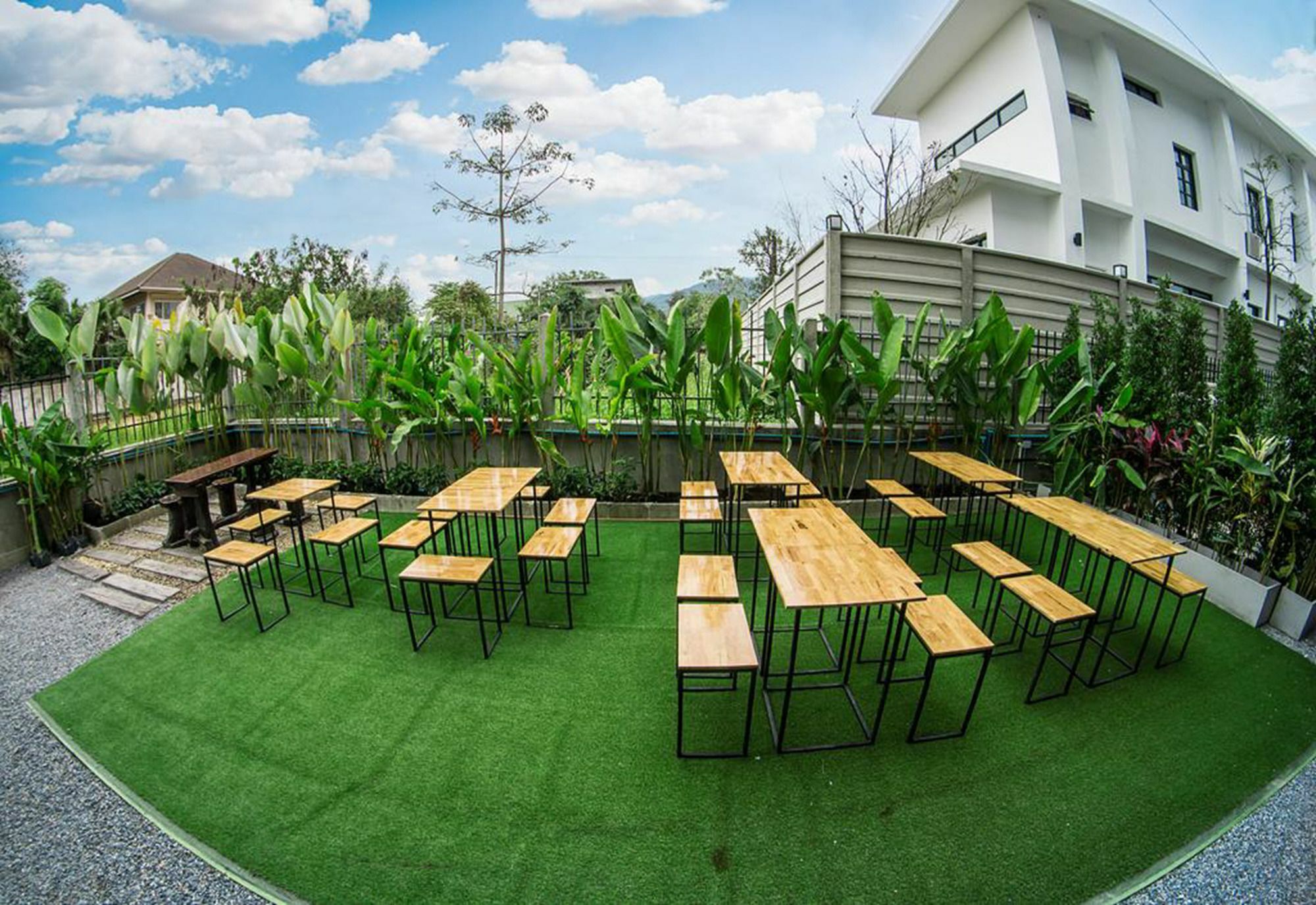 Km Hotel Чиангмай Экстерьер фото