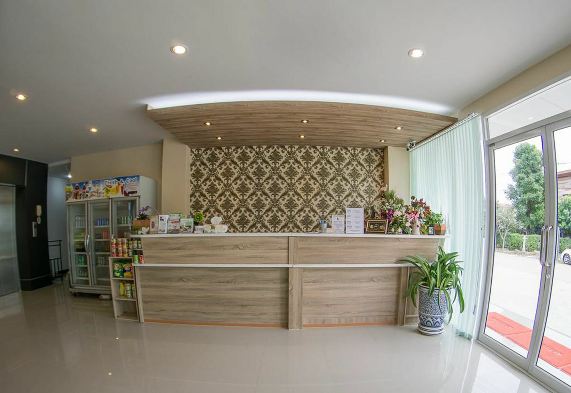 Km Hotel Чиангмай Экстерьер фото