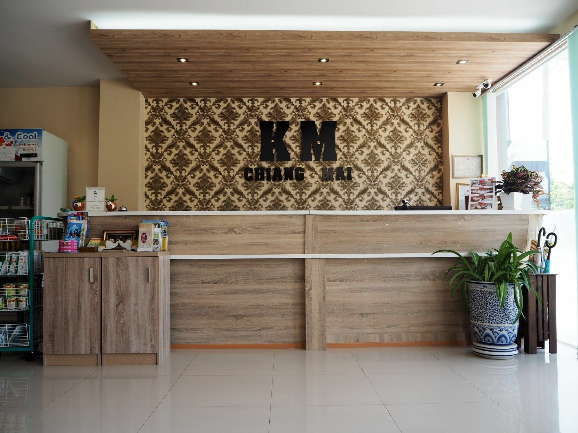 Km Hotel Чиангмай Экстерьер фото